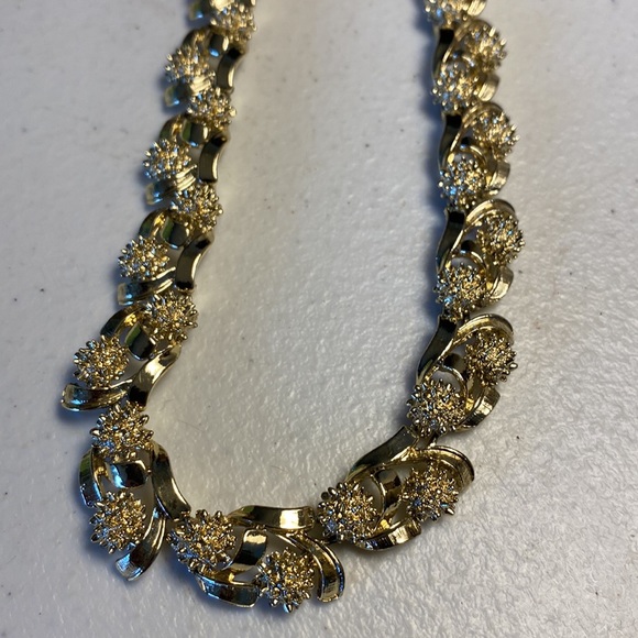Vintage Coro Gold Tone Choker Necklace - Picture 3 of 8